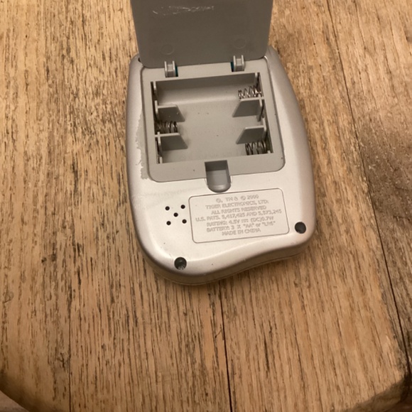 Tiger Lights Out 2000 Handheld Console - Blue and Silver - Picture 9 of 9